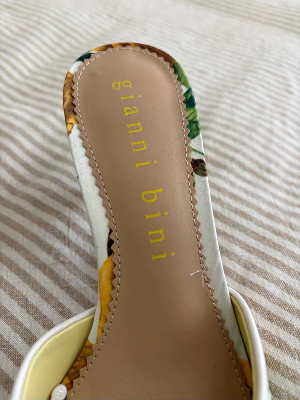 Gianni Bini Yellow Floral Bow Slide Mules - Picture 2 of 3